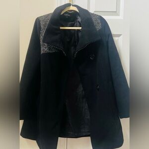 Ellen Tracy beautiful size 4 wool black and white winter coat!